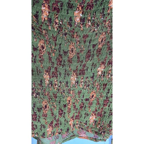 C&V Chelsea & Violet Floral Button Front Cropped Green Peasant Top - Picture 7 of 8